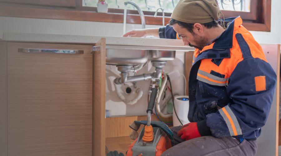 Professional Leak Detection in Combined Locks, WI